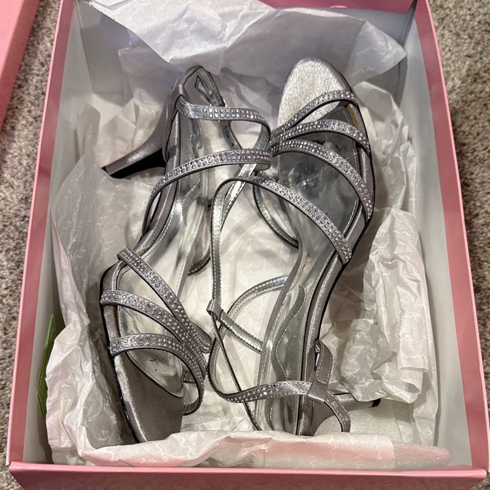 Nina Shoes Silver Strappy Heels